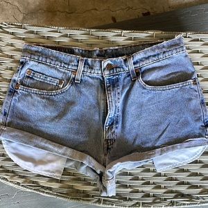 Levi’s Denim Cut Off Jean Shorts - 34 x 34